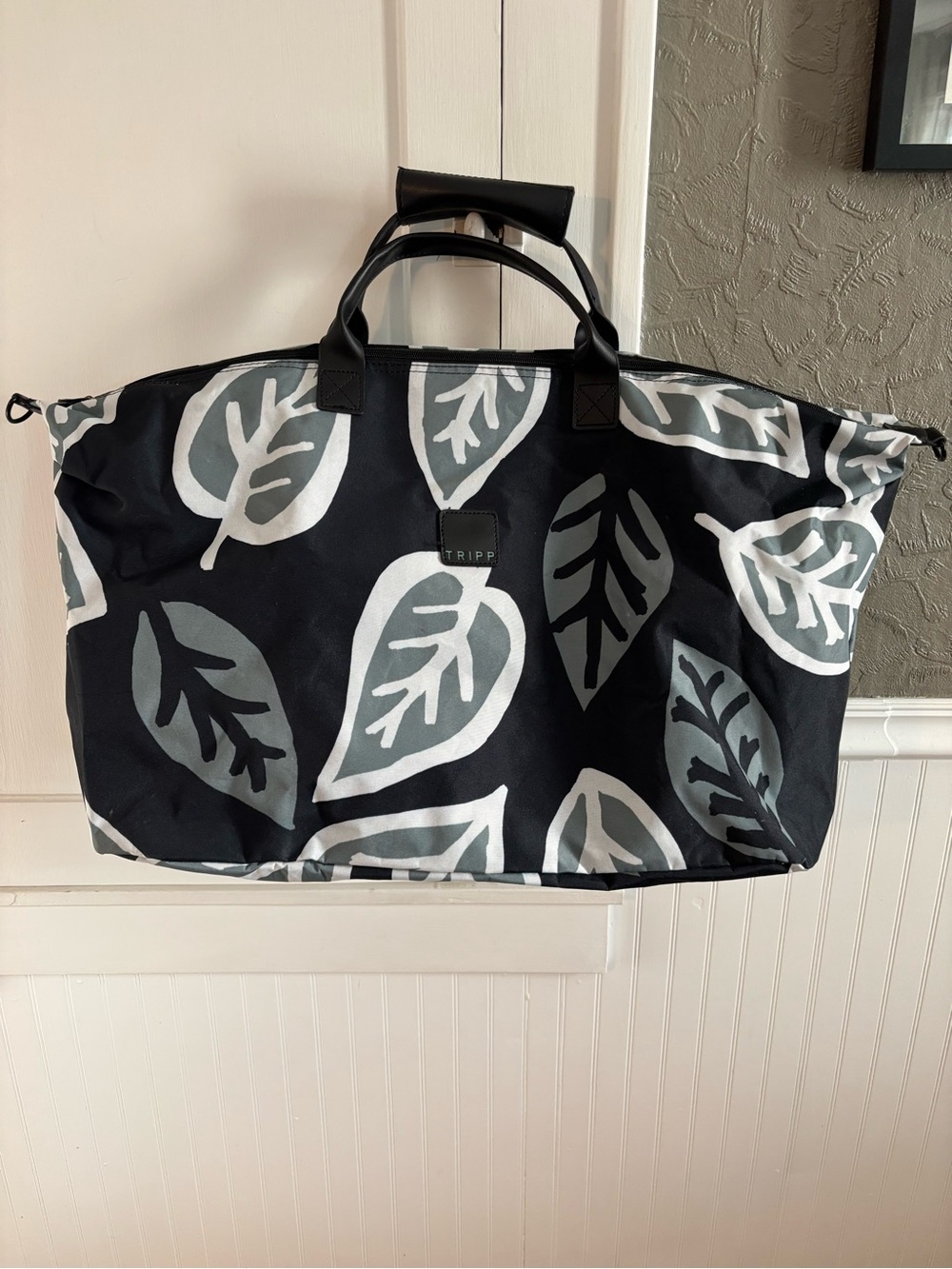 TRIPP Leaf Print Weekender Bag in Black & Green